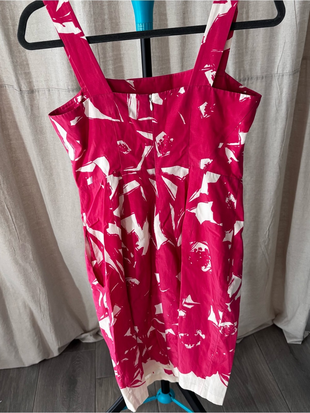 Banana Republic bright pink and White floral Dress with pockets - Picture 3 of 10